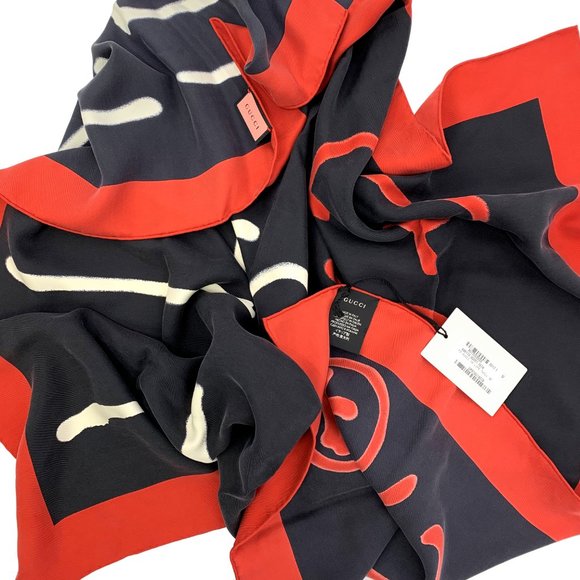 ⚡️SOLD! NWT GUCCI Is Life Black Red Square Scarf - Picture 8 of 8